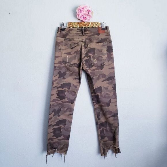 Zara Camouflage Distressed Raw Hem Jeans - Picture 9 of 9